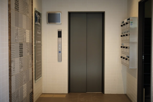 停止リスクのあるエレベーター内への備蓄のポイント